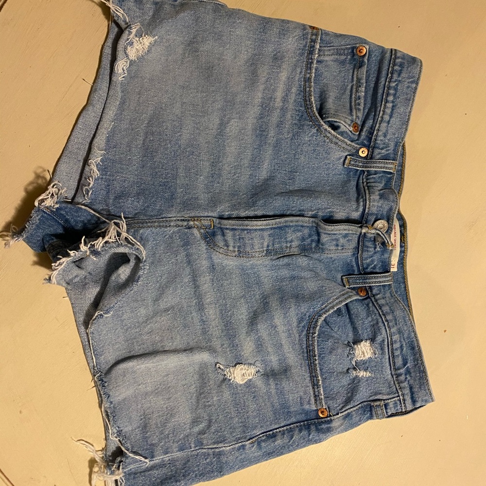 Levi’s Ribcage Shorts